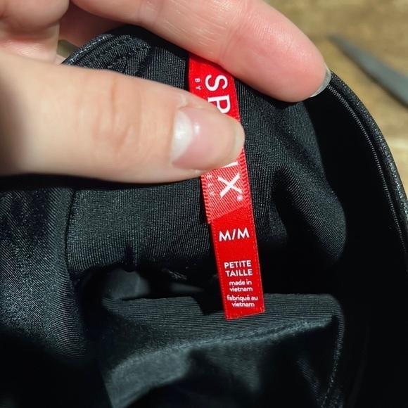 Spanx Faux Leather Leggings Black - Picture 8 of 10